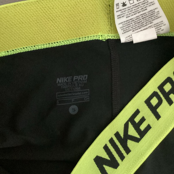 Nike pro shorts - Picture 3 of 3